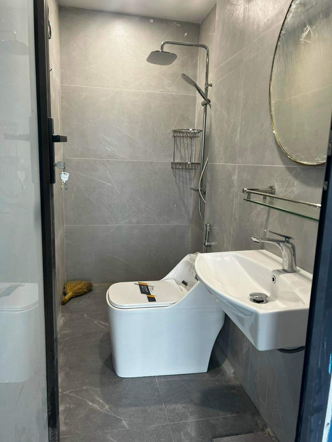 Tôi cho thuê Nhà căn góc, mới,vỉa hè, 115m2- 4T, Trần Nhân Tông_44 Tr - Ảnh 1